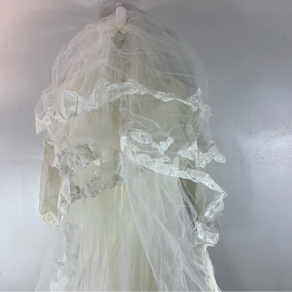 Vintage victorian wedding dress - Picture 10 of 16